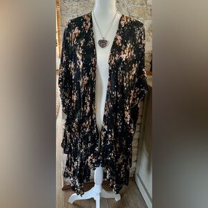American Eagle Outfitters Floral Kimono